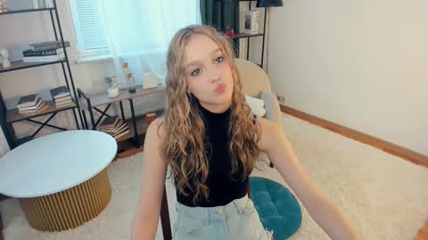 Serena online show from February 19, 9:42 am