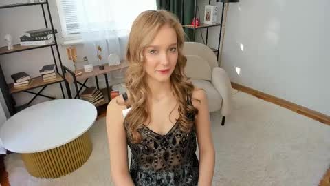 Serena online show from March 25, 8:50 am