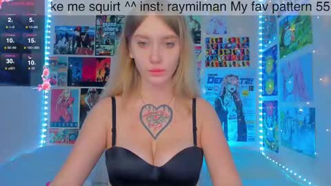 Snapshot of alicemilman chatting on December 27, 11:39 am Alice  online show from December 27, 11:39 am