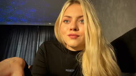 Snapshot of aliceoceaneyes chatting on October 5, 11:59 am aliceoceaneyes online show from October 5, 11:59 am