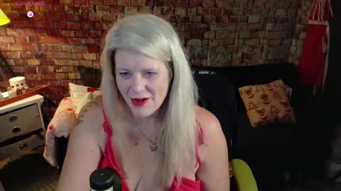 Alices Curiosity online show from December 27, 2:25 am