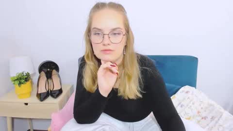 alicesensitive online show from November 24, 4:09 pm