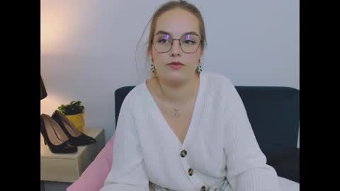 alicesensitive online show from December 2, 4:20 pm