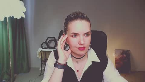 alicesmite online show from May 26, 11:09 am