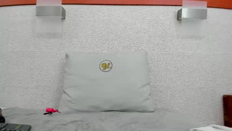 im tutti online show from November 22, 2:47 am