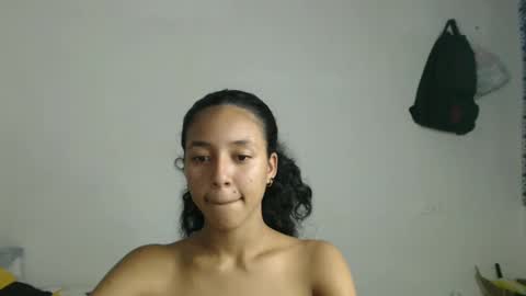 Snapshot of alicie_sexy_hot_20 chatting on February 13, 4:54 am ana online show from February 13, 4:54 am