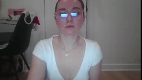 alicjateenpolish online show from May 30, 9:29 am