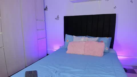 Aiko  Independent Model  online show from June 4, 7:07 pm