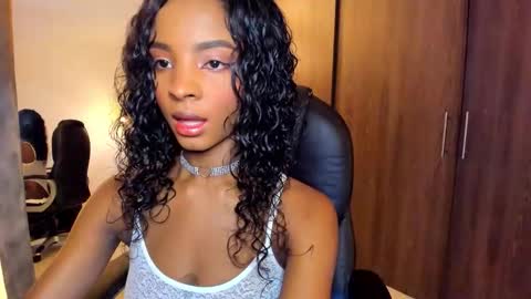 Snapshot of alika_houston chatting on October 18, 2:47 am IG Alik nasso online show from October 18, 2:47 am