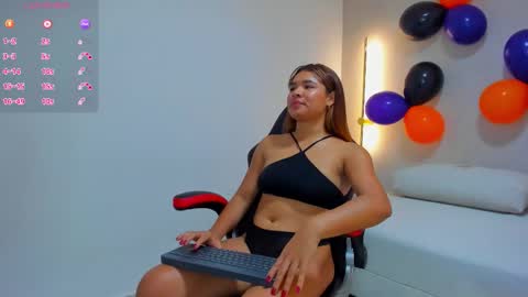 alika_voss online show from November 4, 4:39 am