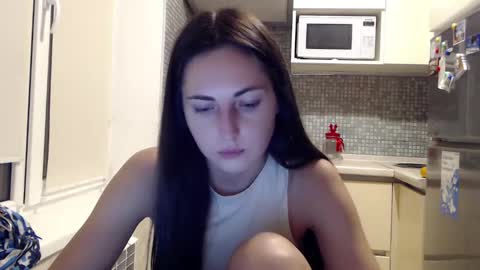 alinajames1 online show from January 27, 8:28 pm