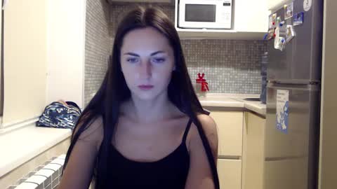 alinajames1 online show from January 28, 6:28 pm