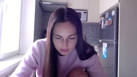 alinajames1 online show from December 30, 10:53 am
