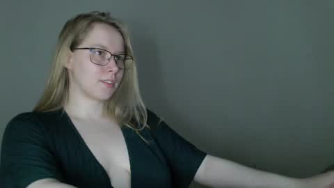 alinasei online show from July 11, 6:35 am