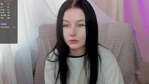 Aline Greeeen online show from February 7, 8:01 am