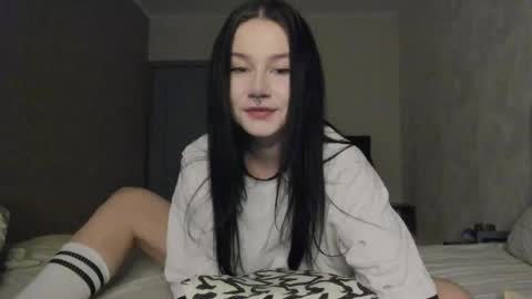 Aline Greeeen online show from May 2, 4:27 am