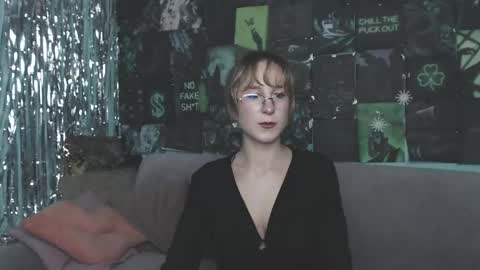 alishakelly online show from November 1, 2:10 pm