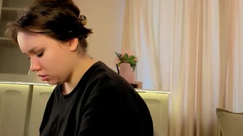 Alisia online show from February 6, 7:56 am