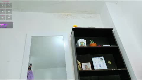 alisjhonson00 online show from February 21, 8:48 am