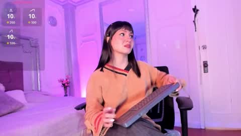 Alison Fishert online show from October 21, 12:53 pm