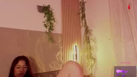 Snapshot of alissa_cute1 chatting on October 21, 3:10 am Mia online show from October 21, 3:10 am