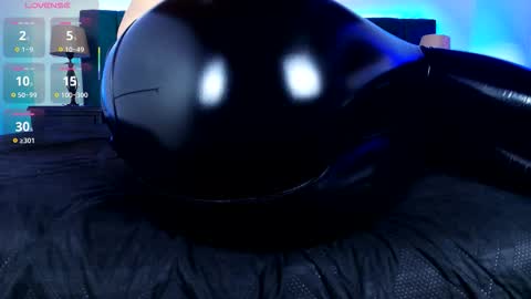 Alisse online show from November 6, 1:50 pm