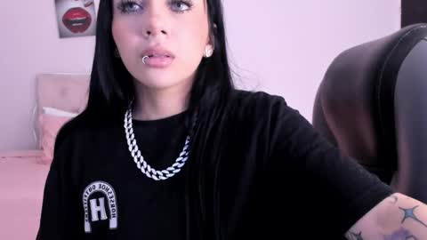 alisson__cortez online show from February 23, 1:21 pm