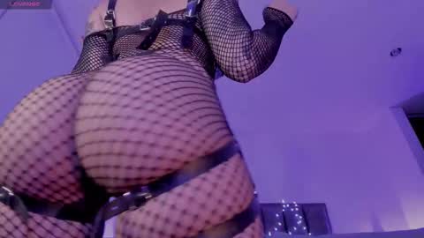 Snapshot of alisson_rocker chatting on October 15, 2:03 am    online show from October 15, 2:03 am