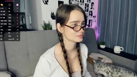 Alivia online show from October 19, 11:23 am