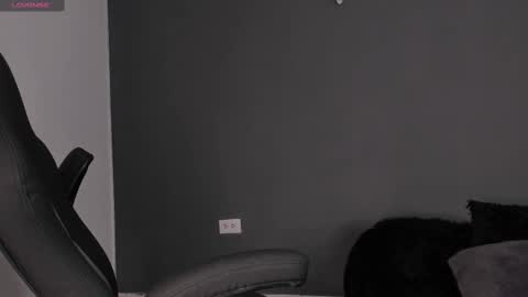 Snapshot of aliz_01 chatting on February 9, 4:50 pm Aliz online show from February 9, 4:50 pm