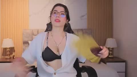 alkivamoon online show from April 24, 7:49 pm