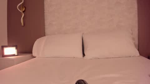 A L L I E online show from March 24, 2:28 am