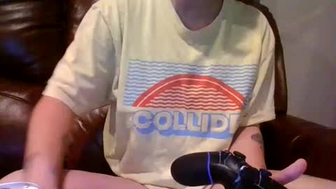 alliebearx online show from October 23, 3:12 am