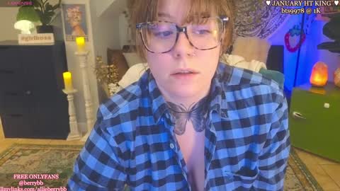 Snapshot of allieberrybb chatting on January 6, 10:24 am  bb  online show from January 6, 10:24 am
