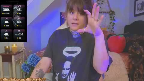Snapshot of allieberrybb chatting on October 1, 2:49 am  bb  online show from October 1, 2:49 am