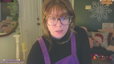 Snapshot of allieberrybb chatting on December 3, 4:50 pm  bb  online show from December 3, 4:50 pm