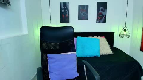 allison_dubois online show from November 22, 7:33 am