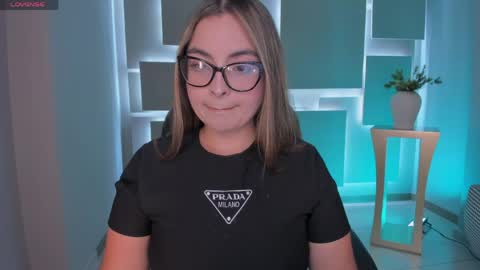 Allison Rogers online show from March 26, 3:19 am