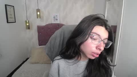 alison online show from December 18, 8:35 pm