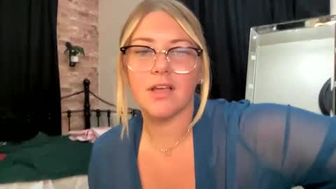 allyanalangel online show from December 20, 7:51 pm