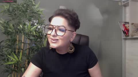         online show from February 11, 9:25 pm