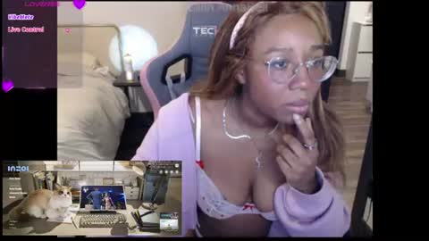 Lilith Lavender online show from August 3, 2:59 am