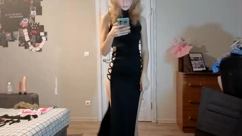 May online show from November 19, 3:23 pm