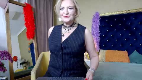 Alura Jenson online show from April 18, 9:58 pm