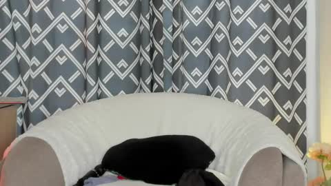 Aly Instg oficial alyjones  Lush and Domi love toys are on online show from April 15, 7:58 pm