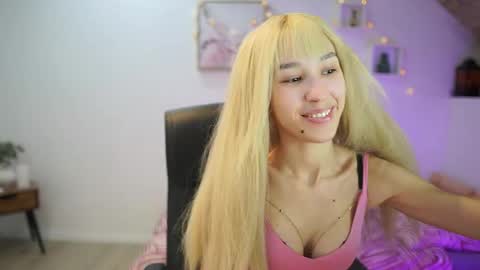 Amai  Liu online show from November 19, 7:14 pm