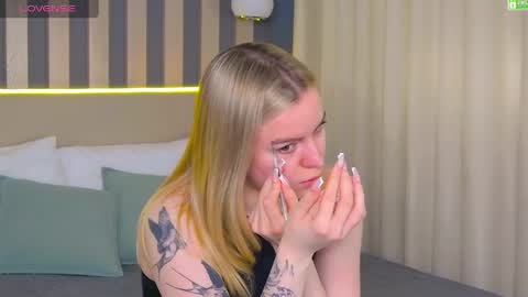 Amalia online show from April 16, 1:11 pm