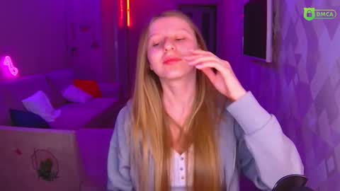 Snapshot of amaliaqueen999 chatting on March 3, 3:26 pm Amalia online show from March 3, 3:26 pm