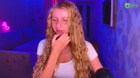 Snapshot of amaliaqueen999 chatting on October 4, 3:49 pm Amalia online show from October 4, 3:49 pm