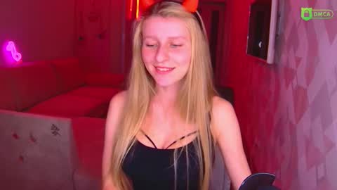 Snapshot of amaliaqueen999 chatting on October 31, 3:05 pm Amalia online show from October 31, 3:05 pm